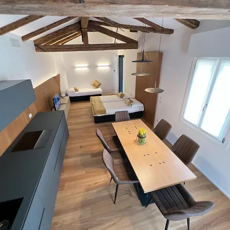 Apartment Attico Vivit 60